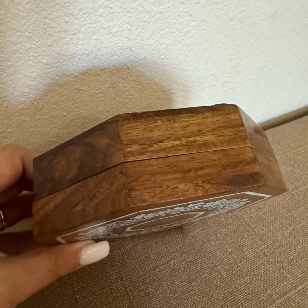 Vintage wood‎ jewelry box